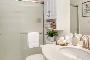 2501 Canterbury Ln E, Seattle, WA 98112 - Photo 17