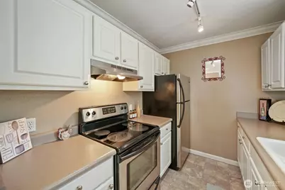 31500 33rd Place SW #C204, Federal Way, WA 98023 - Photo 5