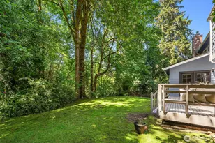 13241 SE 57th St, Bellevue, WA 98006 - Photo 33