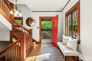 2077 E Howe St, Seattle, WA 98112 - Photo 1