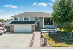 4095 W Cove West Dr, Moses Lake, WA 98837 - Photo 1