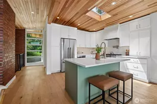 12582 Riviera Pl NE, Seattle, WA 98125 - Photo 17