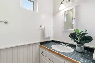 108 N 54th St, Seattle, WA 98103 - Photo 23
