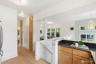 108 N 54th St, Seattle, WA 98103 - Photo 9