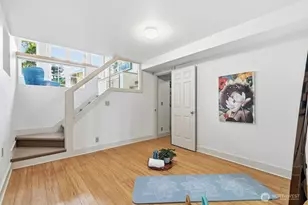 108 N 54th St, Seattle, WA 98103 - Photo 25