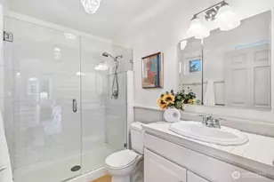 108 N 54th St, Seattle, WA 98103 - Photo 19