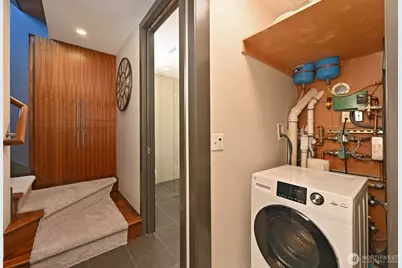 8218 2nd Avenue NE #B, Seattle, WA 98115 - Photo 25
