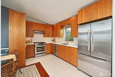 8218 2nd Avenue NE #B, Seattle, WA 98115 - Photo 5
