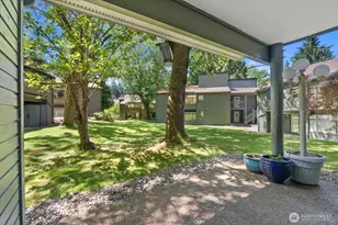 10015 NE 123rd St, Kirkland, WA 98034 - Photo 17