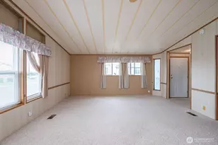 2240 W Broadway Ave, Moses Lake, WA 98837 - Photo 7