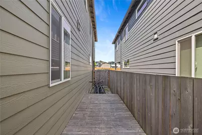 2216 117th Street SW, Everett, WA 98204 - Photo 31