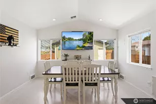 710 N 68th St, Seattle, WA 98103 - Photo 21