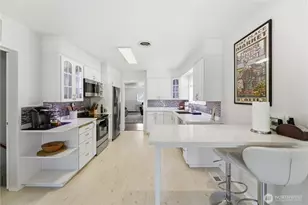 710 N 68th St, Seattle, WA 98103 - Photo 17