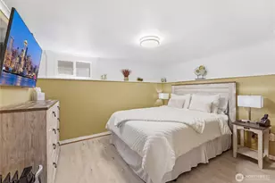 710 N 68th St, Seattle, WA 98103 - Photo 9
