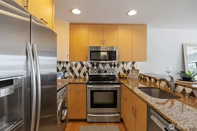 211 Summit Avenue E #405, Seattle, WA 98102 - Photo 13
