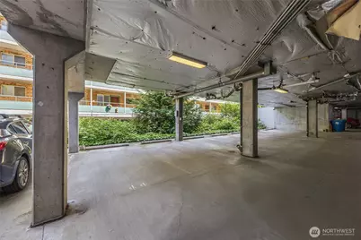 211 Summit Avenue E #405, Seattle, WA 98102 - Photo 29