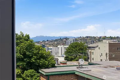 211 Summit Avenue E #405, Seattle, WA 98102 - Photo 7