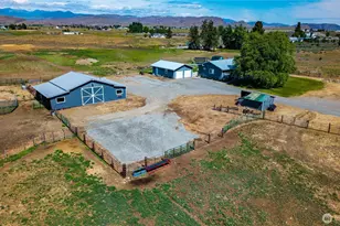 225 Robinson Canyon Rd, Omak, WA 98841 - Photo 9