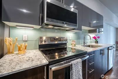 1085 103rd Avenue NE #526, Bellevue, WA 98004 - Photo 5