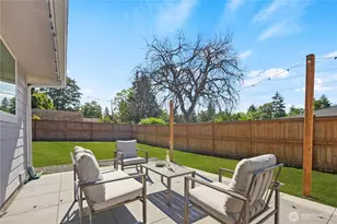 2147 NE 12th St, Renton, WA 98056 - Photo 23