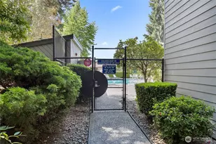 10819 NE 37th Pl, Bellevue, WA 98004 - Photo 17