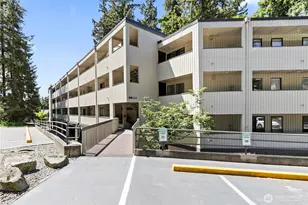 10819 NE 37th Pl, Bellevue, WA 98004 - Photo 15