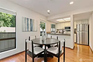 10819 NE 37th Pl, Bellevue, WA 98004 - Photo 5