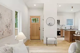 11737 40th Ave NE, Seattle, WA 98125 - Photo 3
