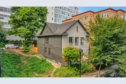 417 Minor Avenue N, Seattle, WA 98109 - Photo 1