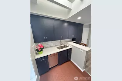 417 Minor Avenue N, Seattle, WA 98109 - Photo 29