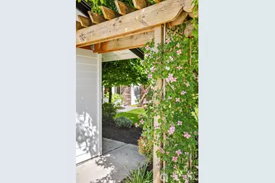 121 W Winesap Road, Bothell, WA 98012 - Photo 25