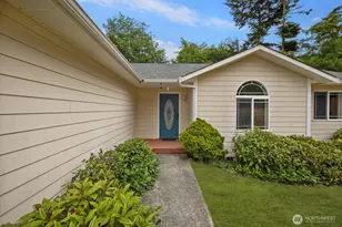2220 Williams Rd, Oak Harbor, WA 98177 - Photo 3