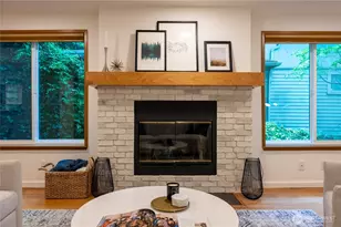 1028 Lakeview Blvd E, Seattle, WA 98102 - Photo 3
