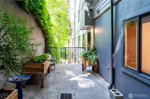 1028 Lakeview Blvd E, Seattle, WA 98102 - Photo 29