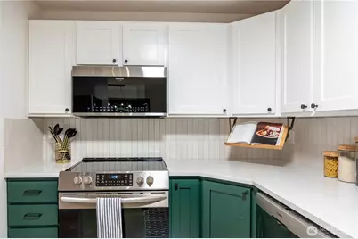 1028 Lakeview Boulevard E #8, Seattle, WA 98102 - Photo 9
