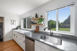10617 39th Ave SW, Seattle, WA 98146 - Photo 11