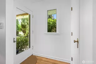 8205 19th Ave NE, Seattle, WA 98115 - Photo 3
