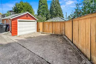 8205 19th Ave NE, Seattle, WA 98115 - Photo 33