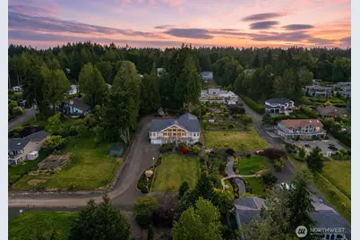 8151 E Seaview Drive, Port Orchard, WA 98366 - Photo 3