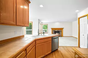 18410 11th Dr SE, Bothell, WA 98012 - Photo 9