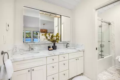 2031 Fairview Avenue E #H, Seattle, WA 98102 - Photo 19