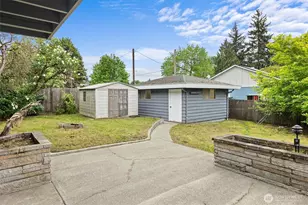 2001 NE 12th St, Renton, WA 98056 - Photo 37