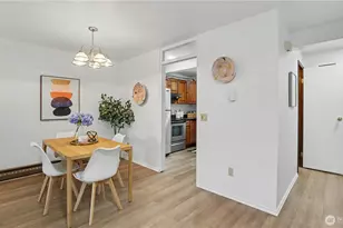 12517 SE 30th St, Bellevue, WA 98005 - Photo 3