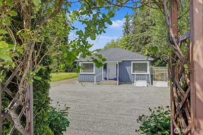 717 E Highland Dr, Arlington, WA 98223 - Photo 3