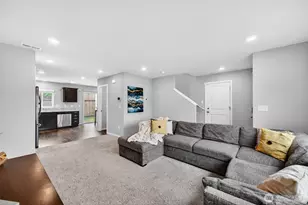 10816 185th St E, Puyallup, WA 98374 - Photo 5