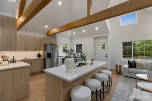 8216 Interlake Ave N, Seattle, WA 98103 - Photo 9