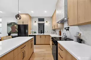 4529 Corliss Ave N, Seattle, WA 98103 - Photo 11