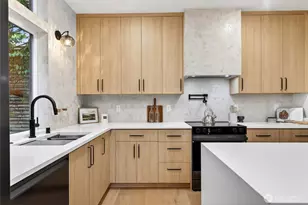 4529 Corliss Ave N, Seattle, WA 98103 - Photo 9