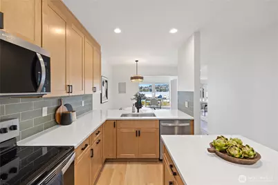 2105 Westlake Avenue N #201, Seattle, WA 98109 - Photo 11