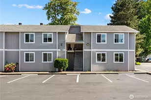 1617 Maple Ln, Kent, WA 98030 - Photo 3
